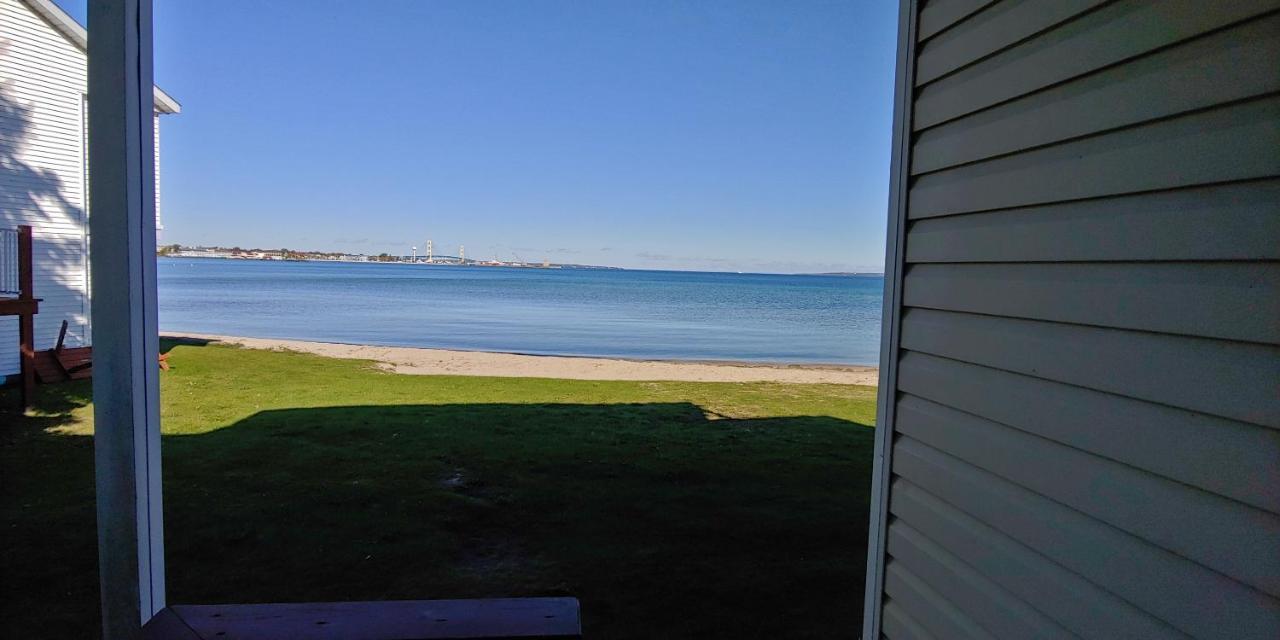 Sunrise Beach Motel Mackinaw City Exterior foto